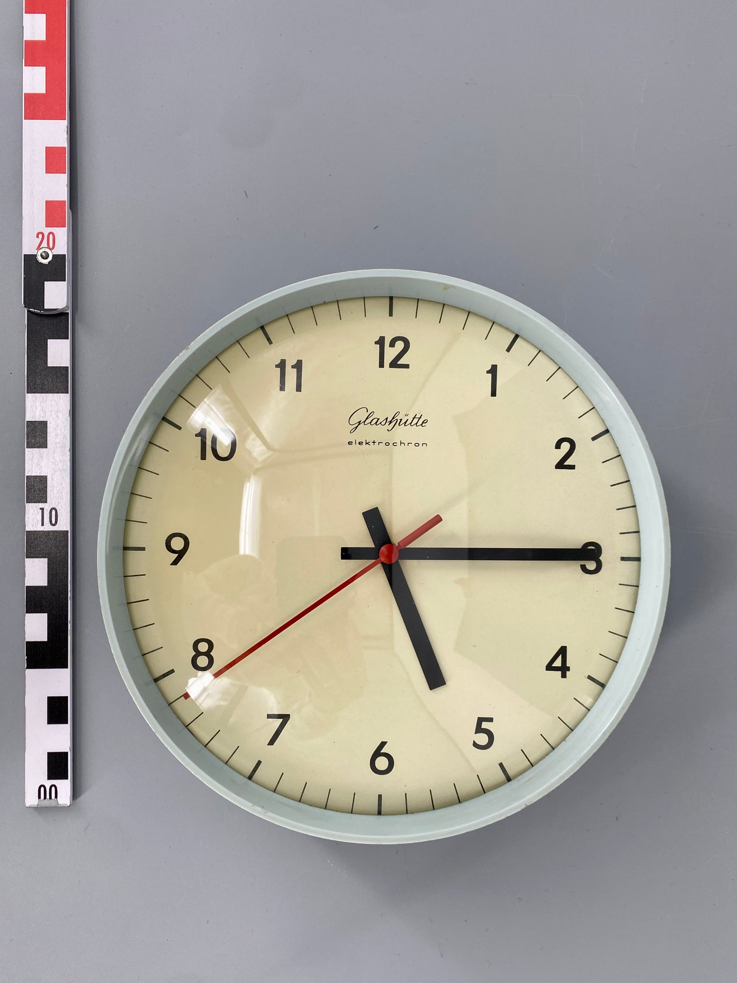 Glashütte elektrochron Wanduhr von Horst Giese, DDR, 1962