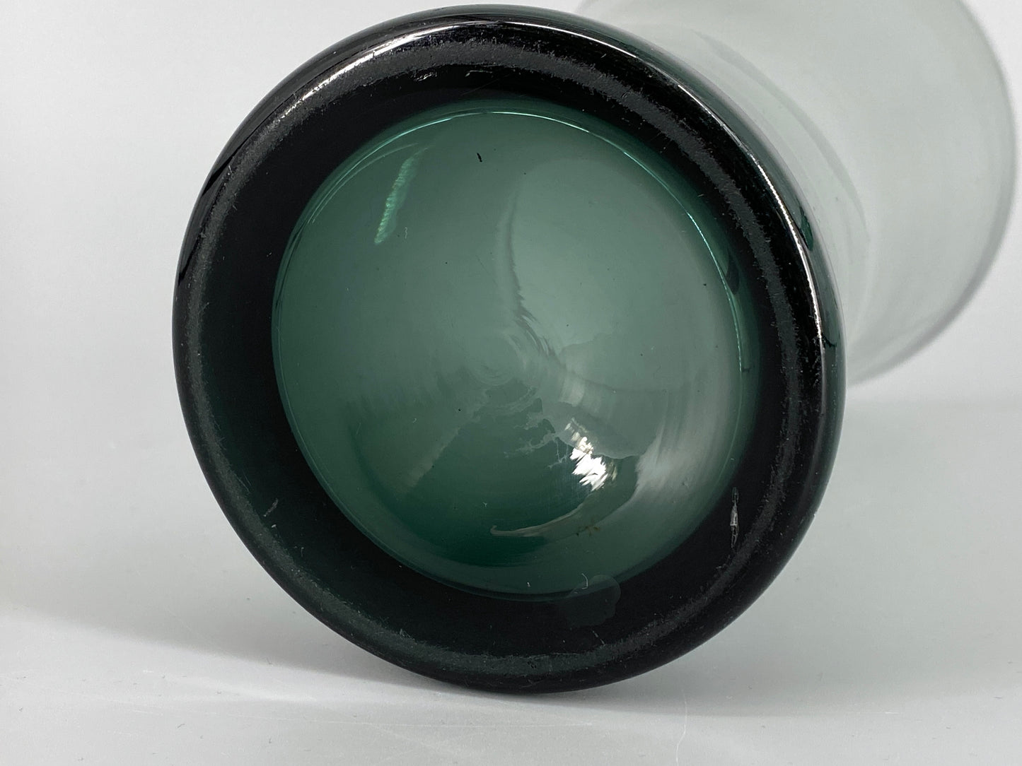 Turmalinfarbene Glas Vase von Wilhelm Wagenfeld für WMF, 1950er