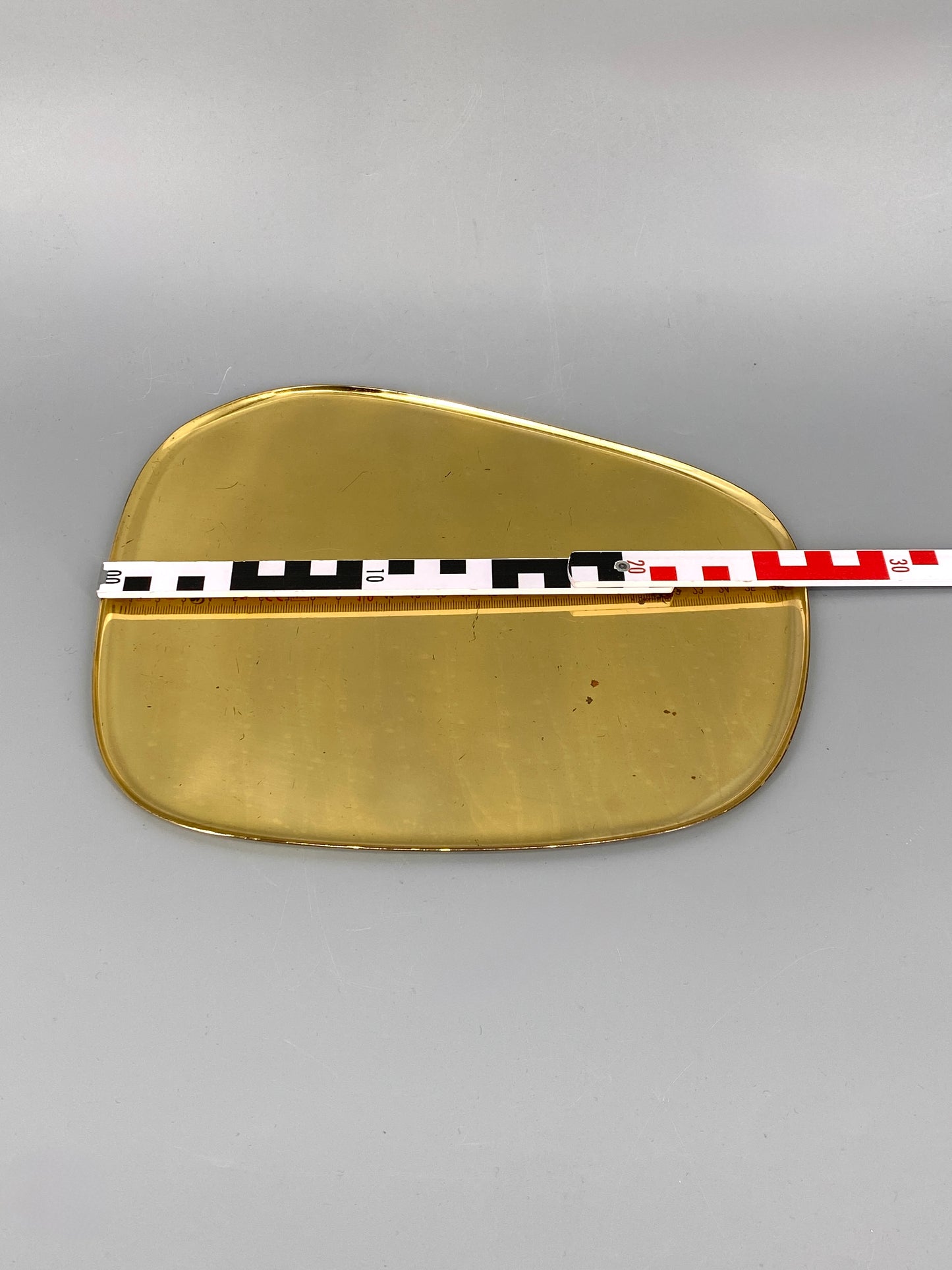 Dekoratives Tablett aus Messing