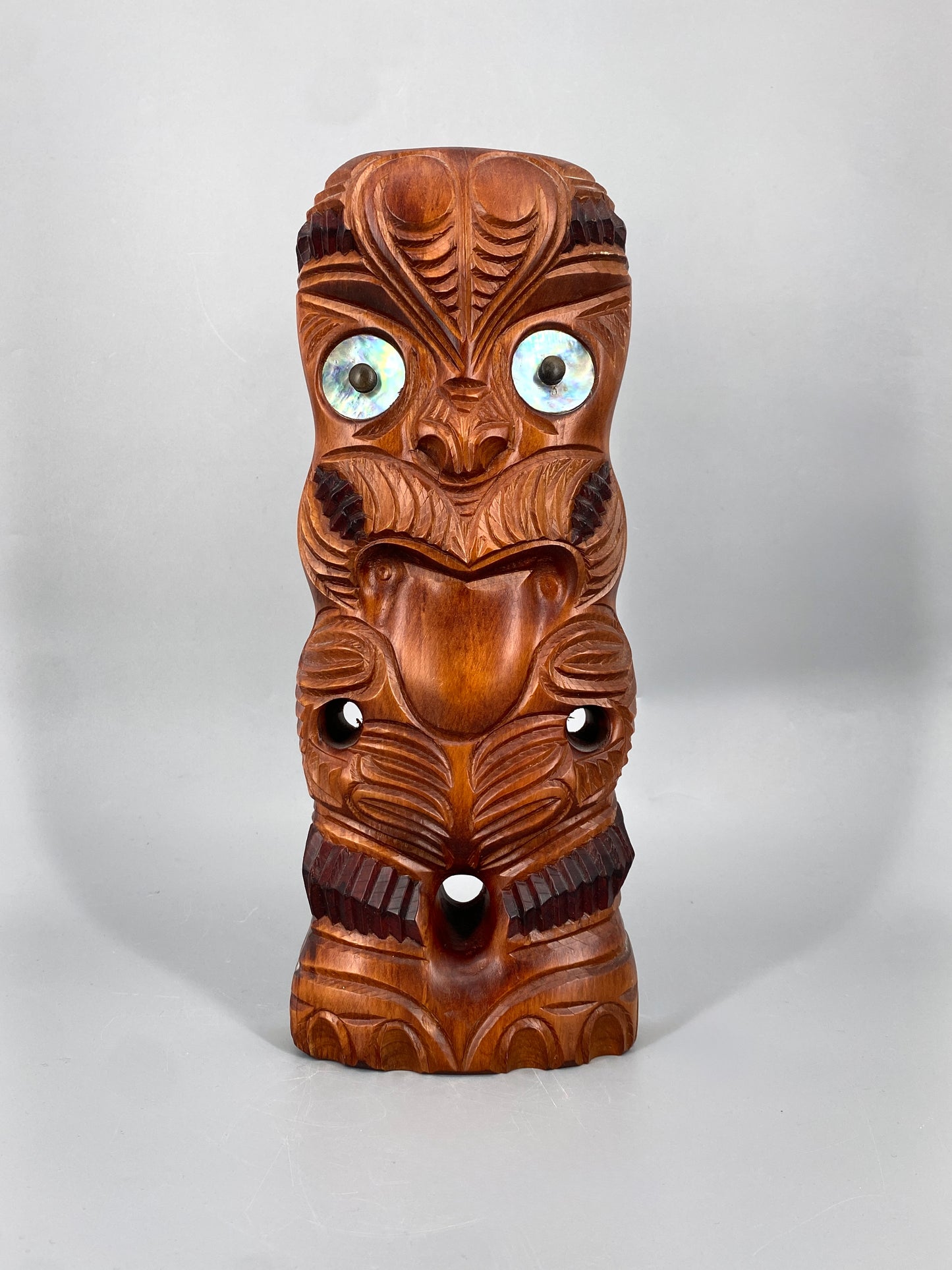 Teko Teko Schnitz-Figur aus Matai Holz, Neuseeland