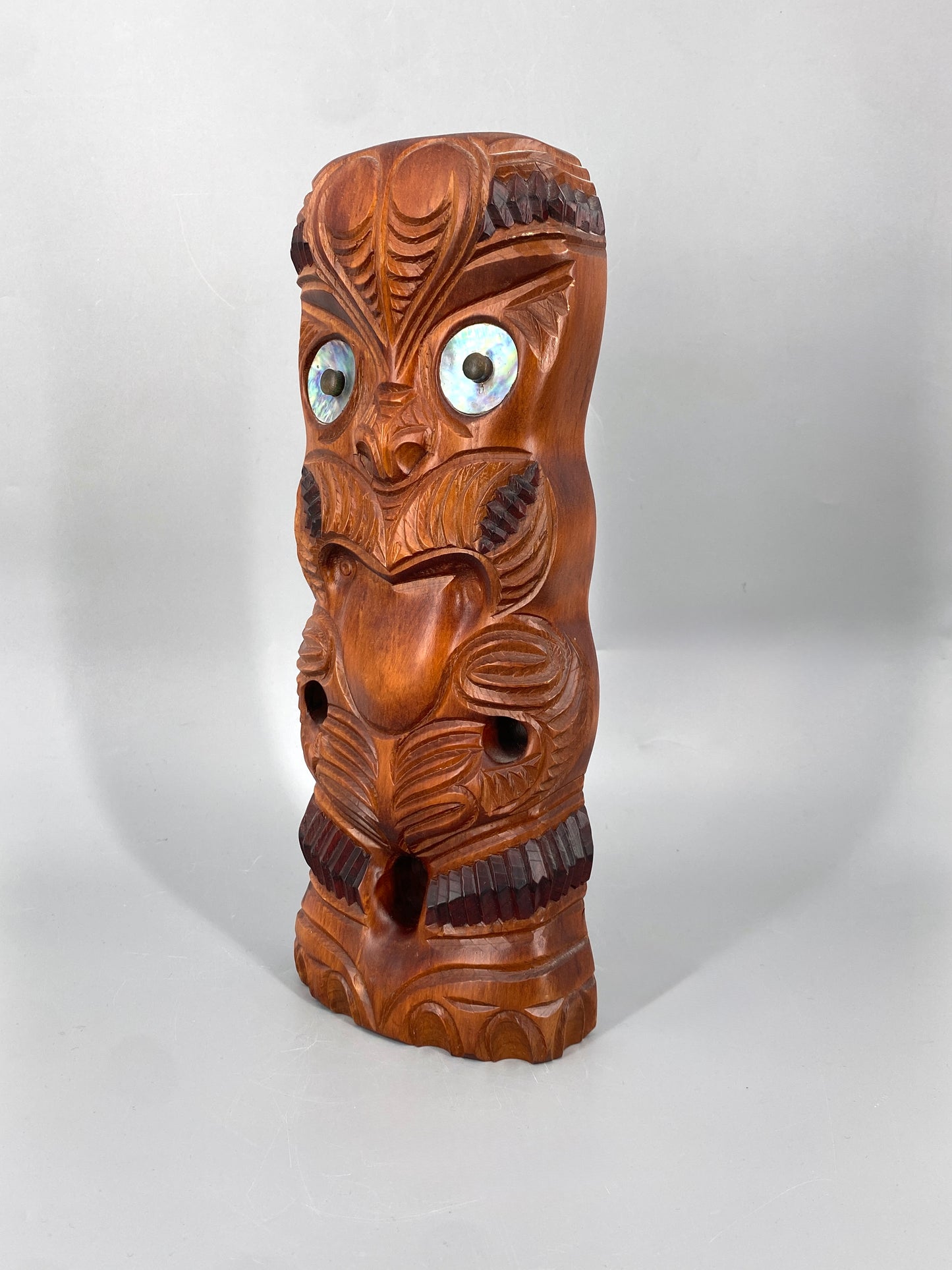 Teko Teko Schnitz-Figur aus Matai Holz, Neuseeland