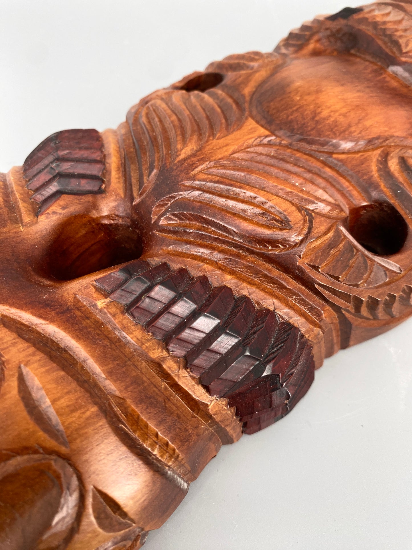 Teko Teko Schnitz-Figur aus Matai Holz, Neuseeland