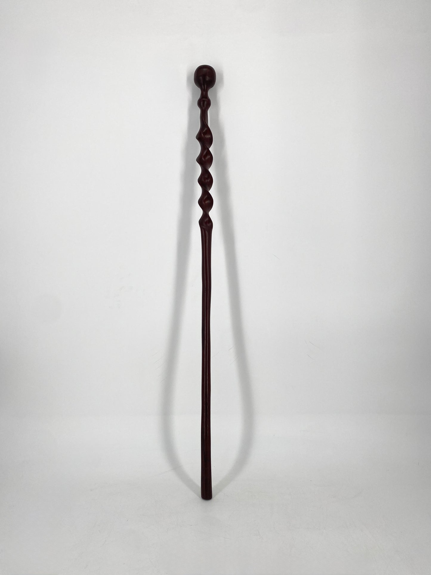 Gehstock aus Edelholz, mit gedrechselten Details