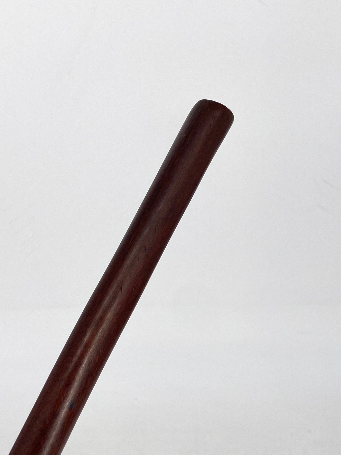 Gehstock aus Edelholz, mit gedrechselten Details