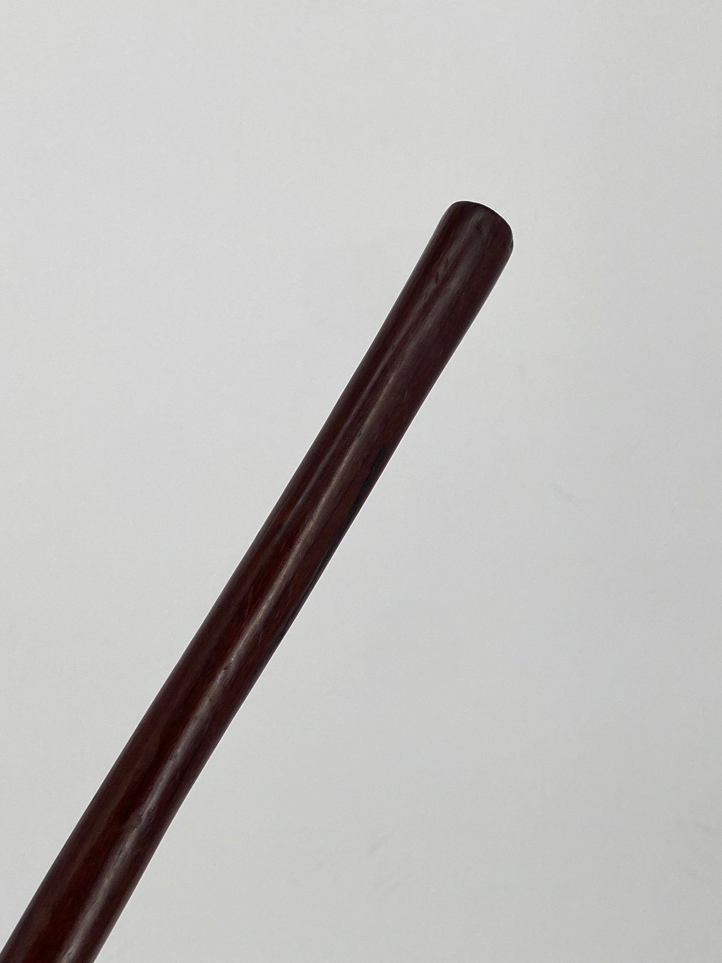 Gehstock aus Edelholz, mit gedrechselten Details