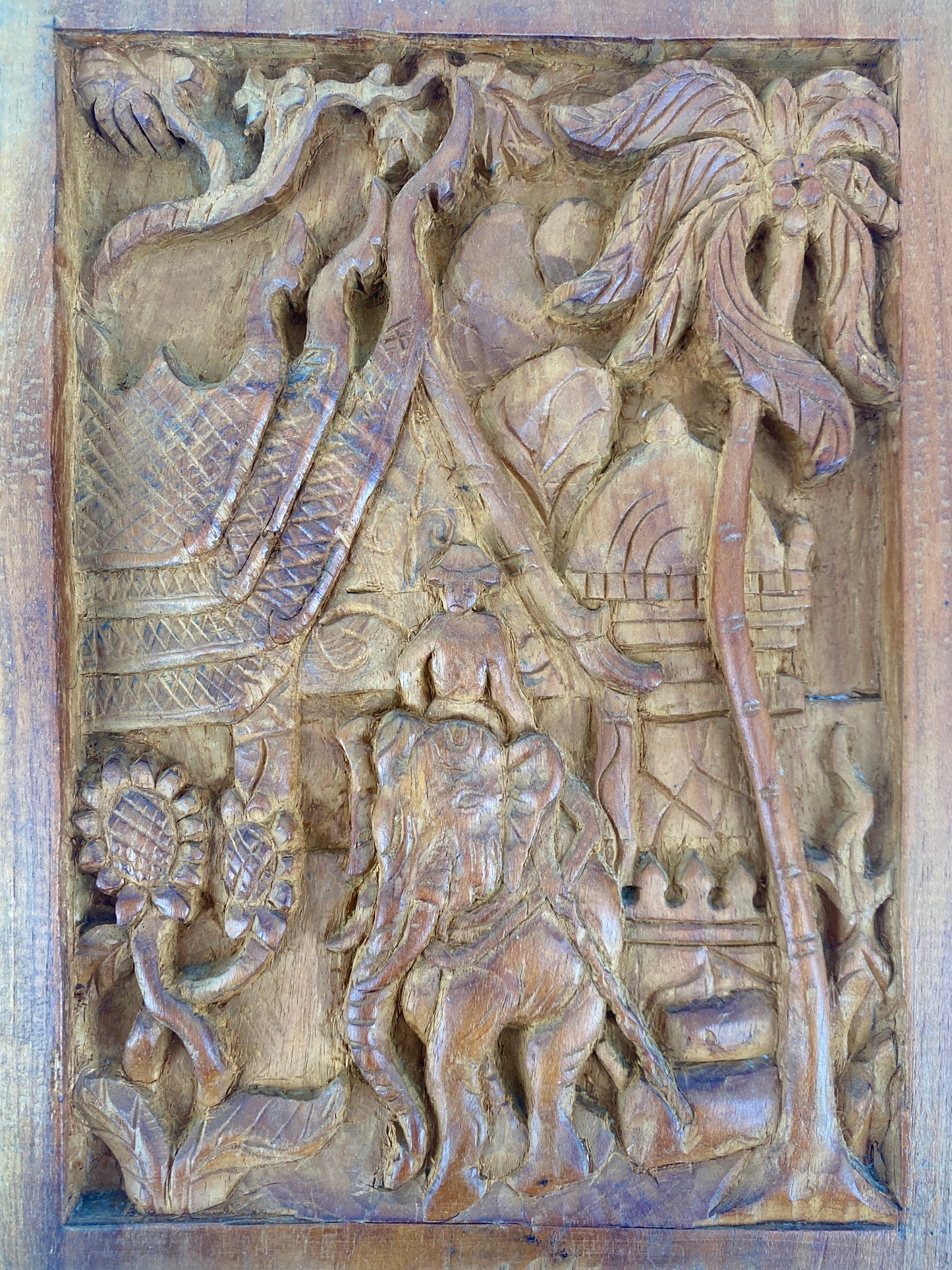 Handgefertigtes Holzrelief aus Teak, Thailand