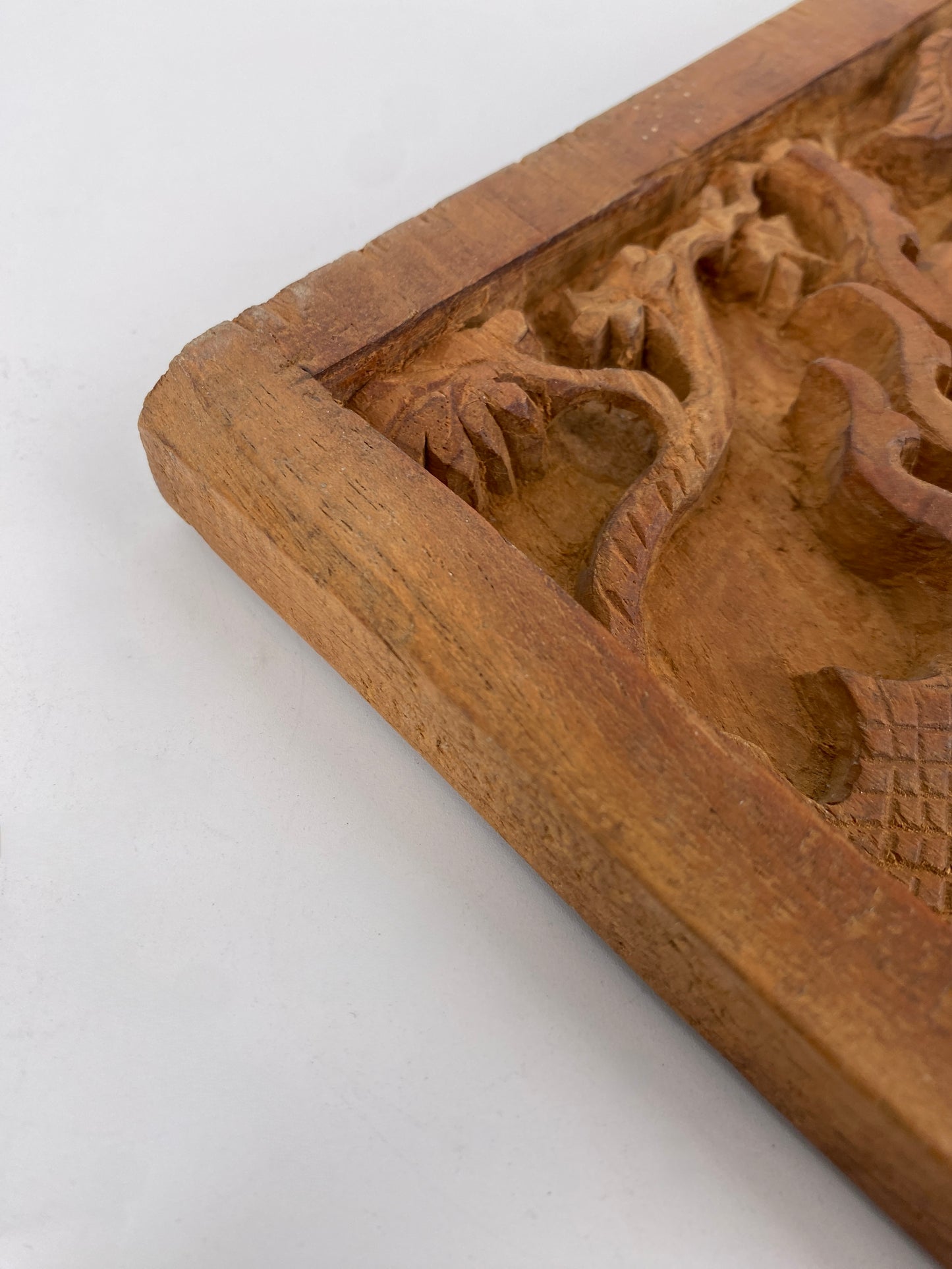 Handgefertigtes Holzrelief aus Teak, Thailand