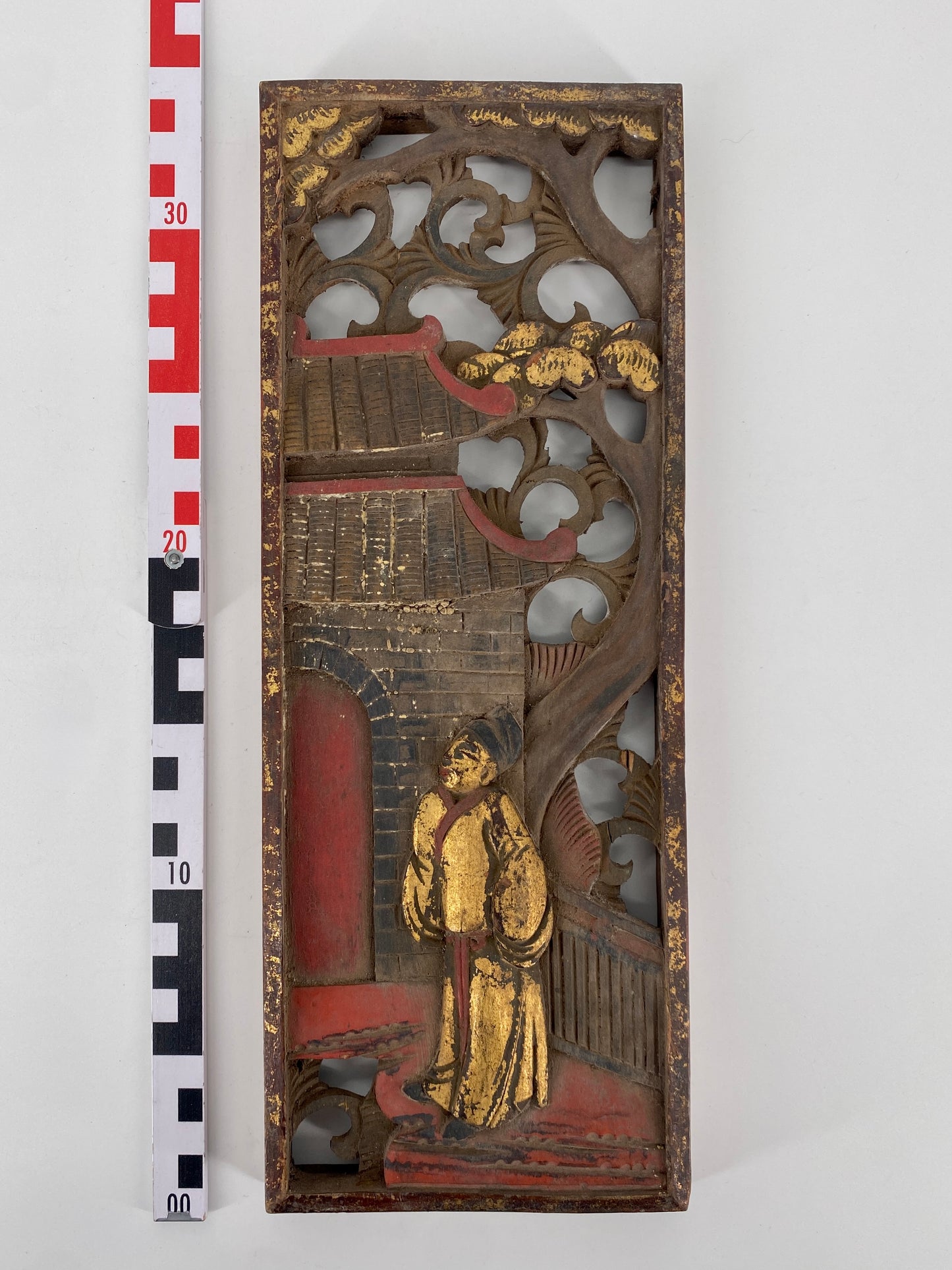 Traditionelles florales Holzrelief, China, ca. 1900-1950