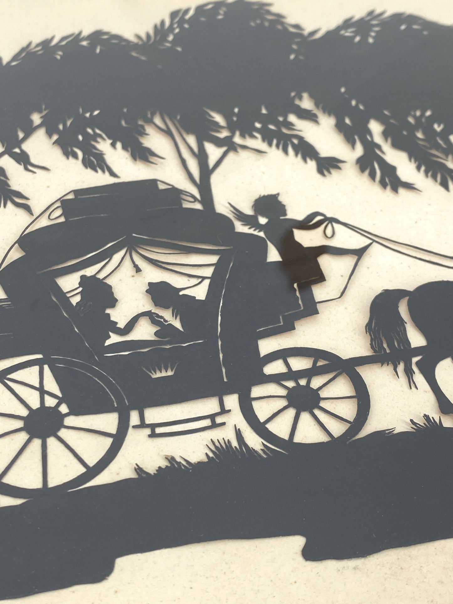Scherenschnitt mit historischer Kutsche und Pferd, 1920er