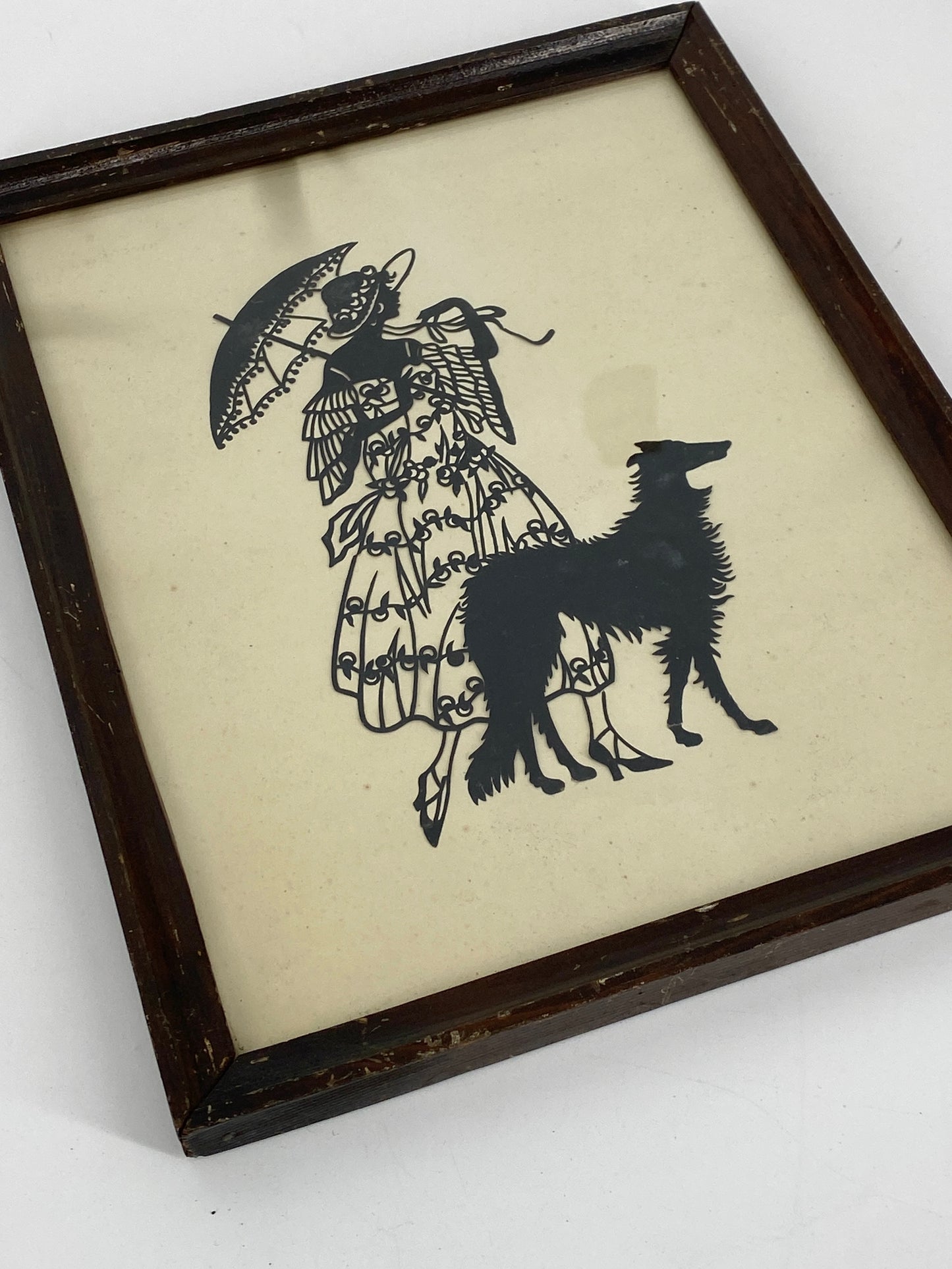 Scherenschnitt von einer Frau mit Hund, 20. Jh.