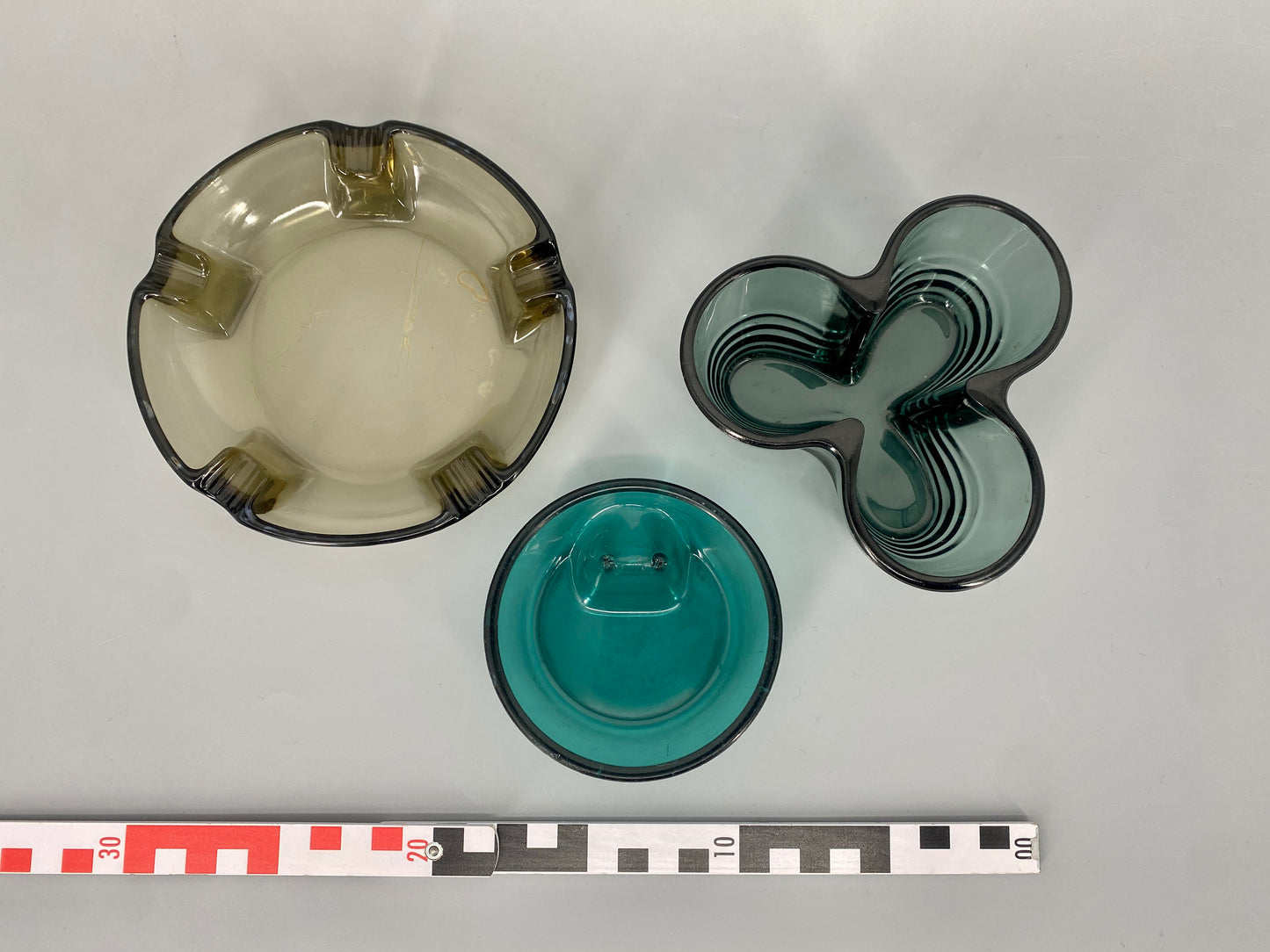 Wagenfeld Konvolut aus Aschenbechern u.a., Deutschland, 1930er-60er