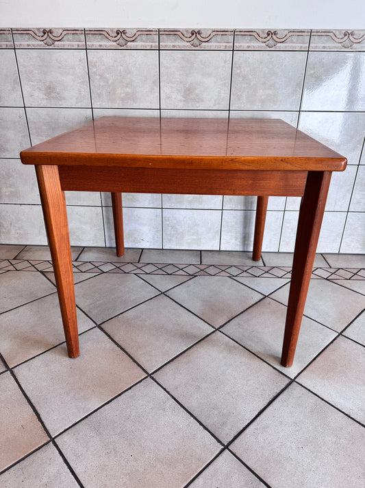 KLEINE TEAK ESSTISCH, QUADRATISCH MIT HOLLÄNDER AUSZUG