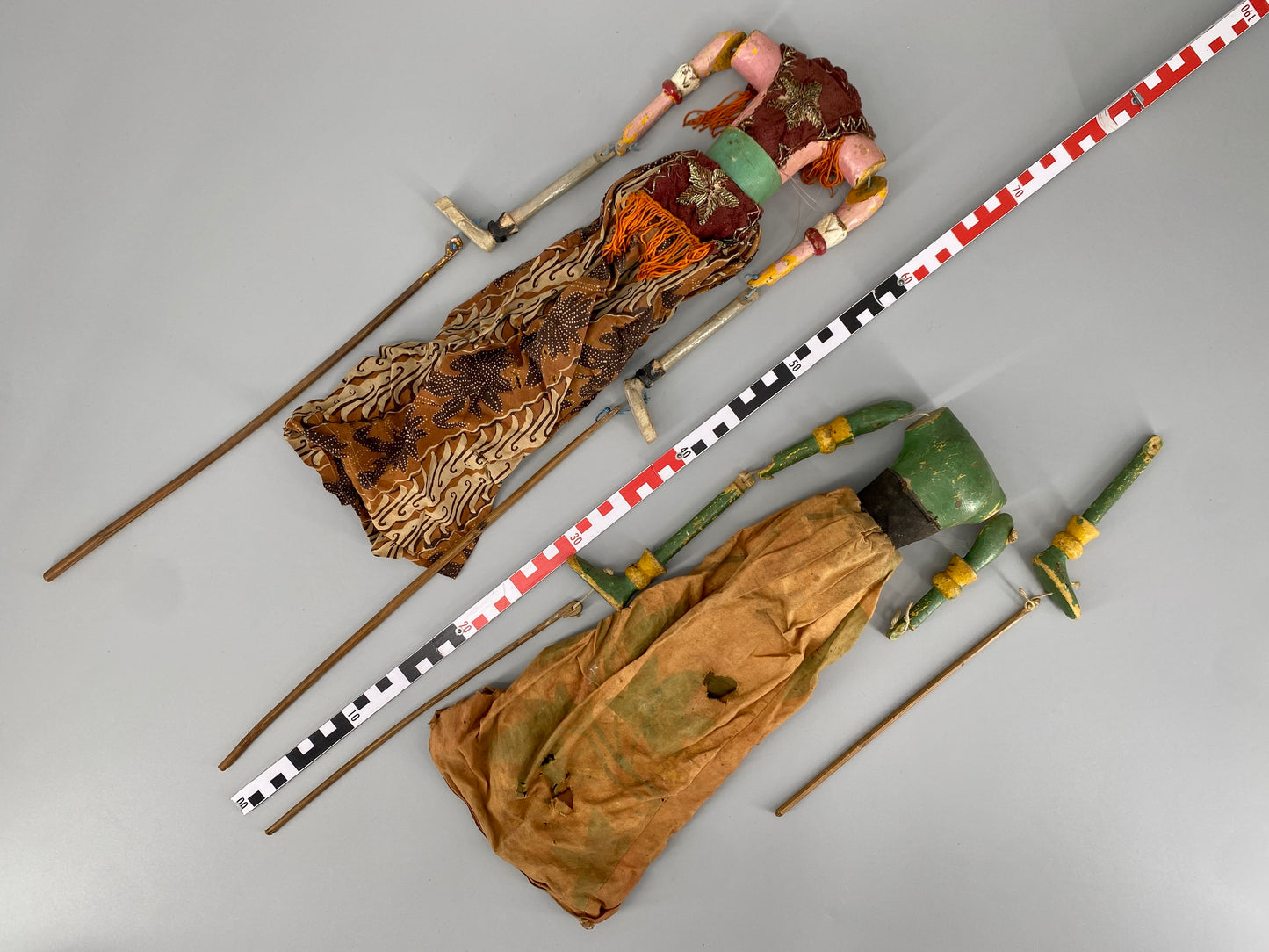 2 Wayang Golek Marionetten, Indonesien, frühes 19. Jhd.