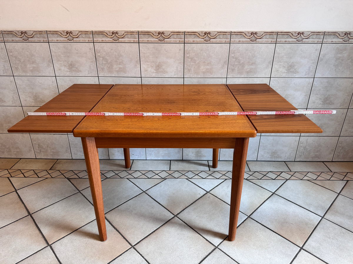 KLEINE TEAK ESSTISCH, QUADRATISCH MIT HOLLÄNDER AUSZUG