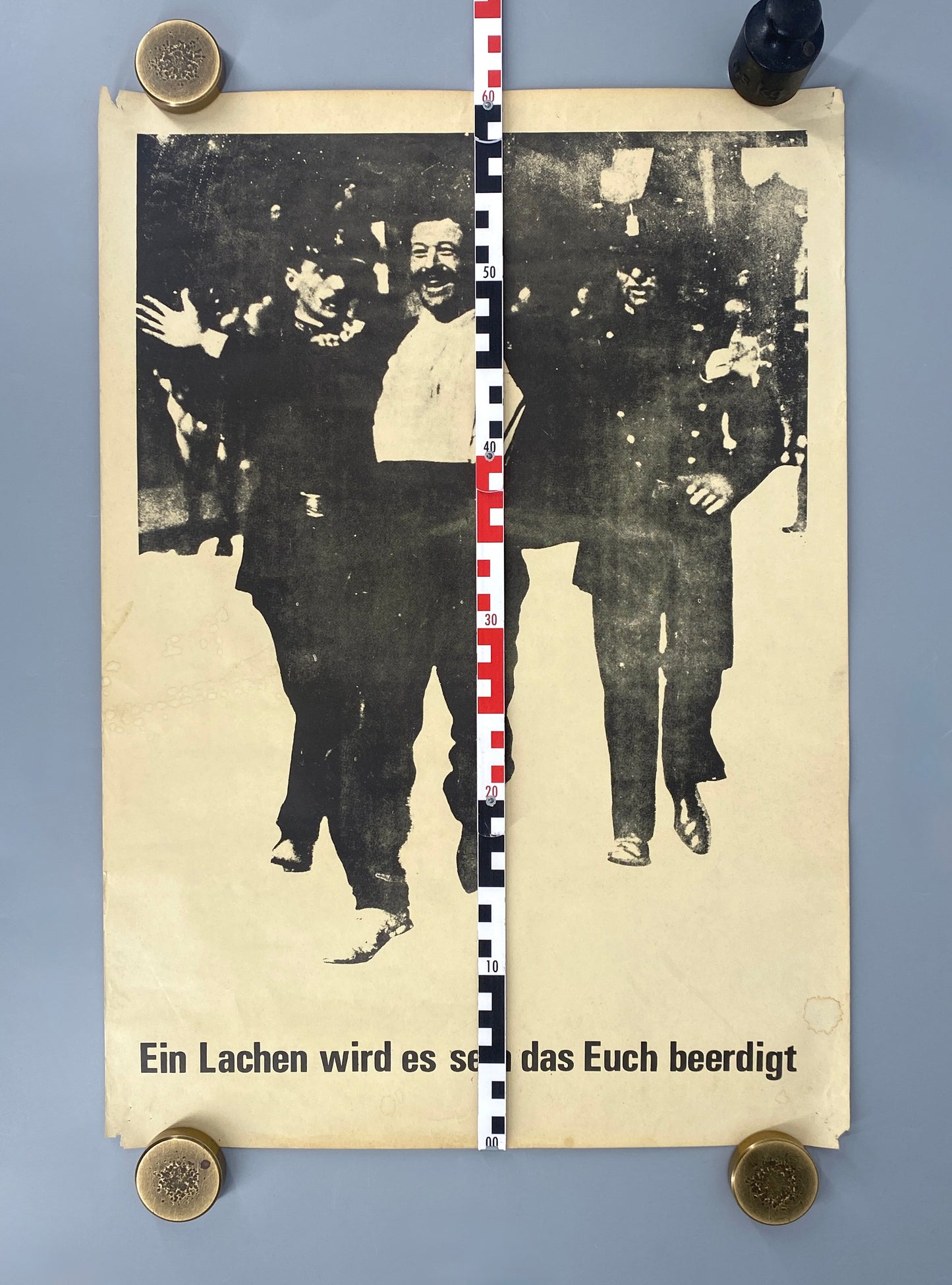 Anarchistisches Plakat "Ein Lachen wird es sein das Euch beerdigt" von den 70er Jahren, Rarität