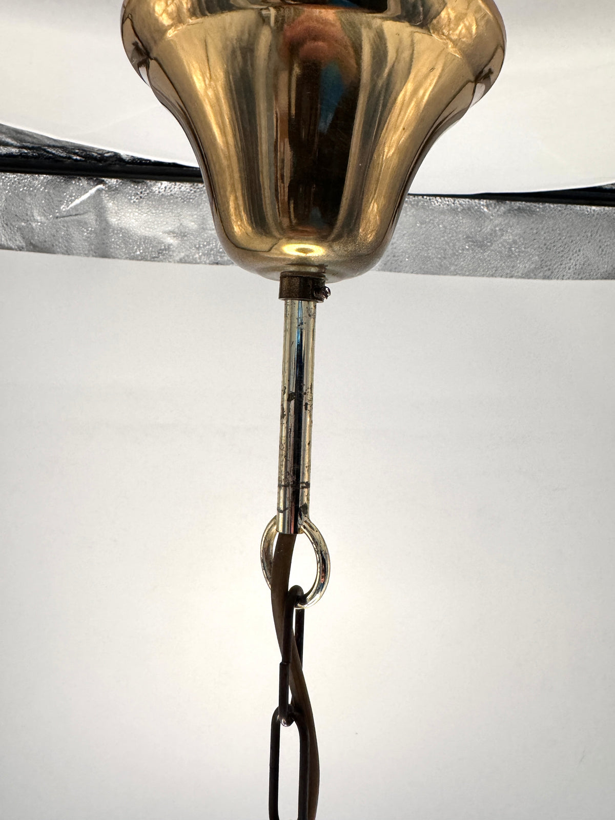 VINTAGE HÄNGELAMPE AUS MESSING &amp; MILCHGLAS MIT WELLENRAND IN LANDHAUSSTIL JUGENDSTIL