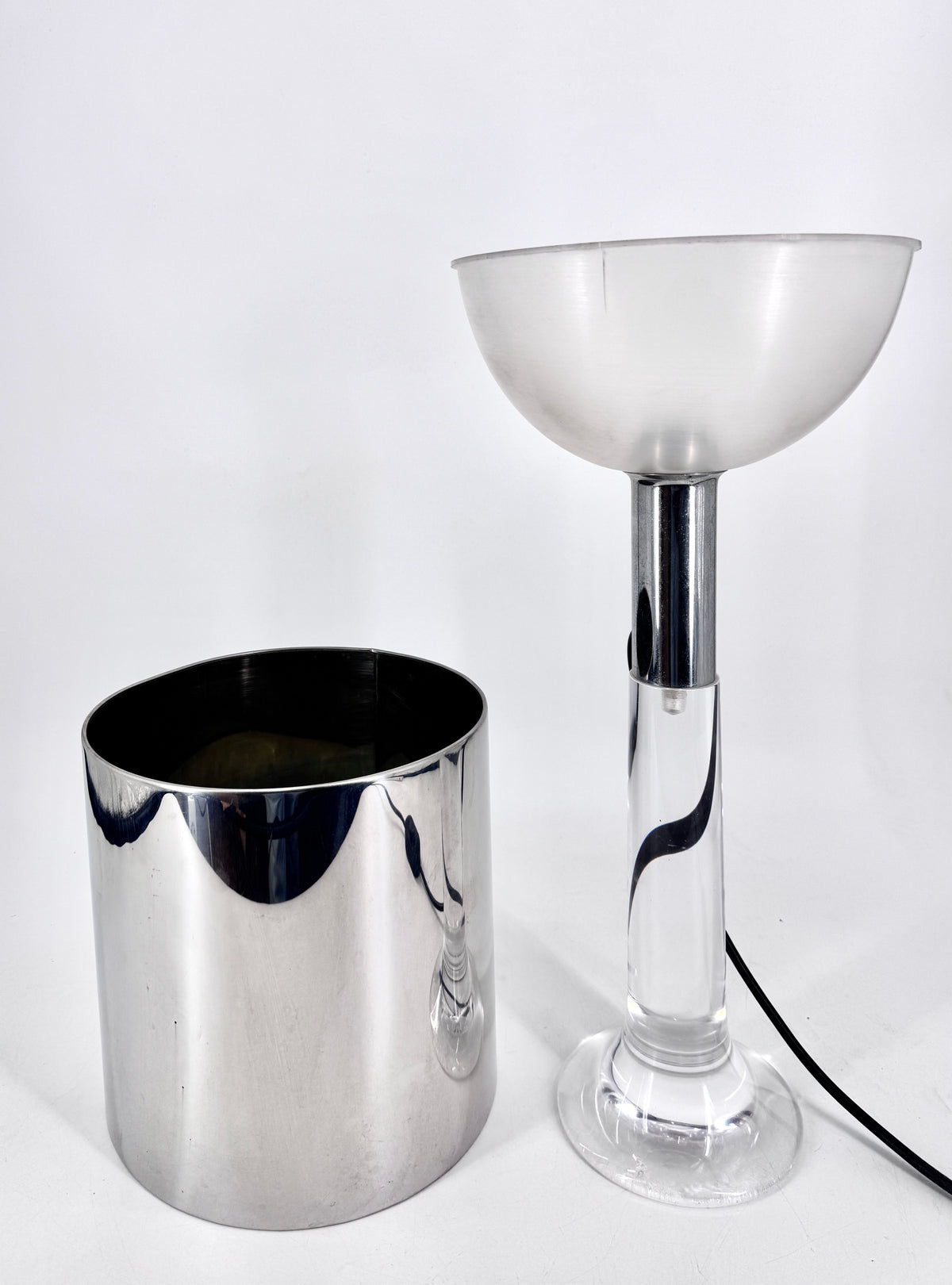 Stehlampe Harvey Guzzini - Lucite. Italien, 70er Jahre